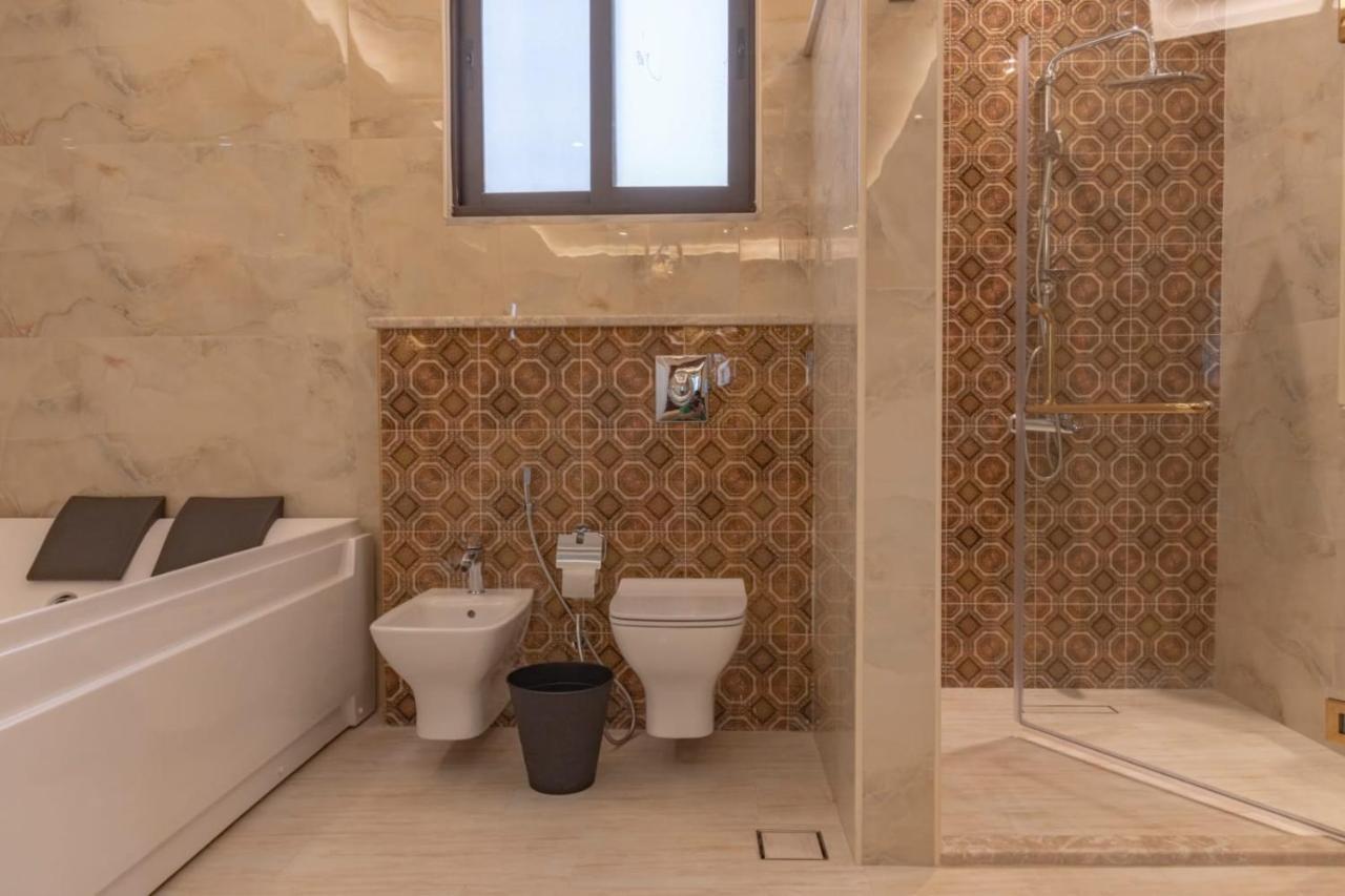 Adam's Luxury Deadsea *